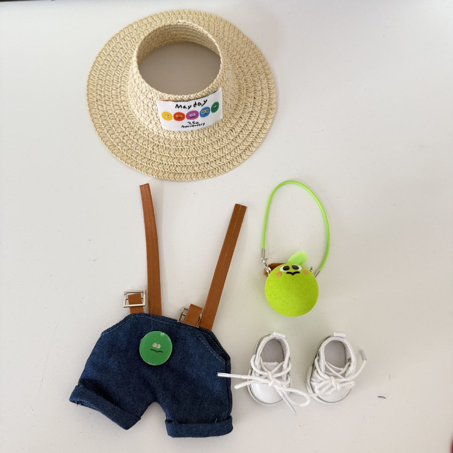 First, Second, and Third Generation Keychain LABUBU Clothing Pendant Labubu Wearing Mayday Concert Same Style Cute Doll Clothes