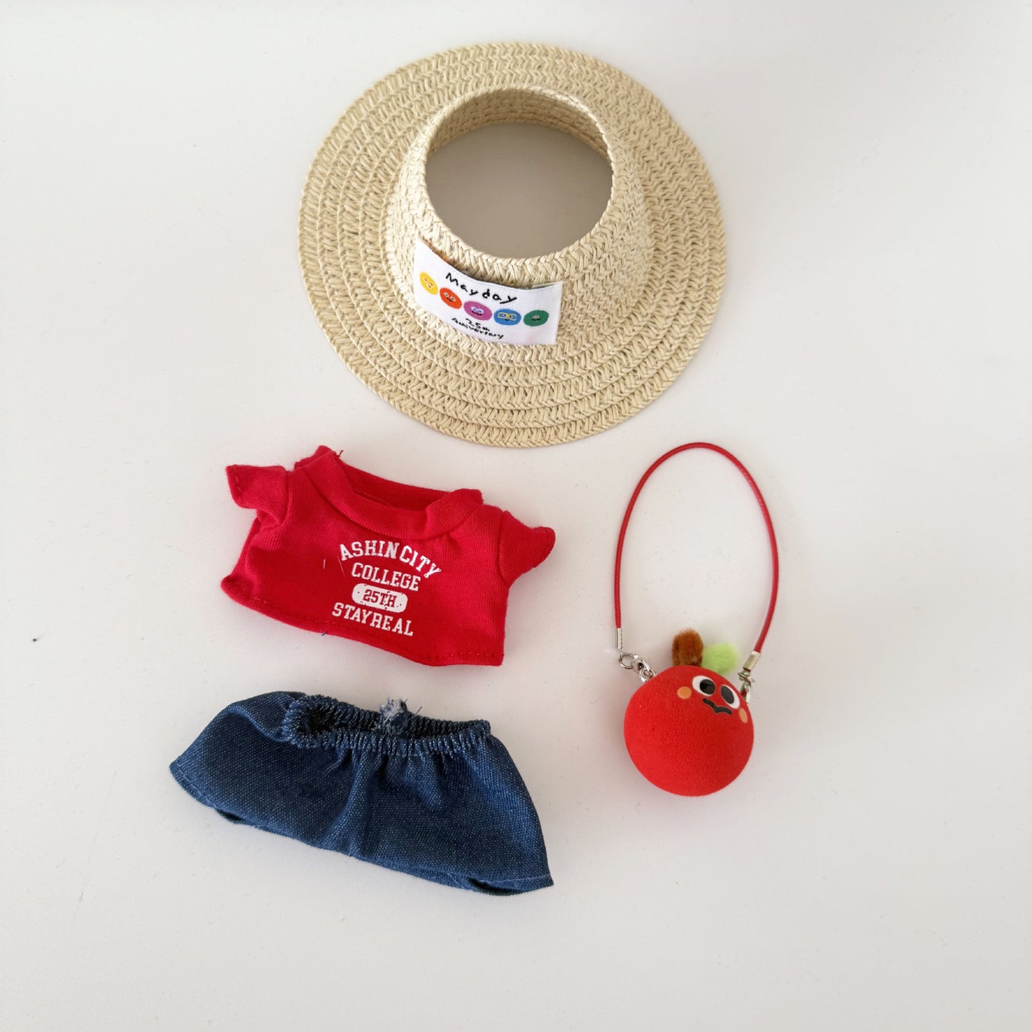 First, Second, and Third Generation Keychain LABUBU Clothing Pendant Labubu Wearing Mayday Concert Same Style Cute Doll Clothes