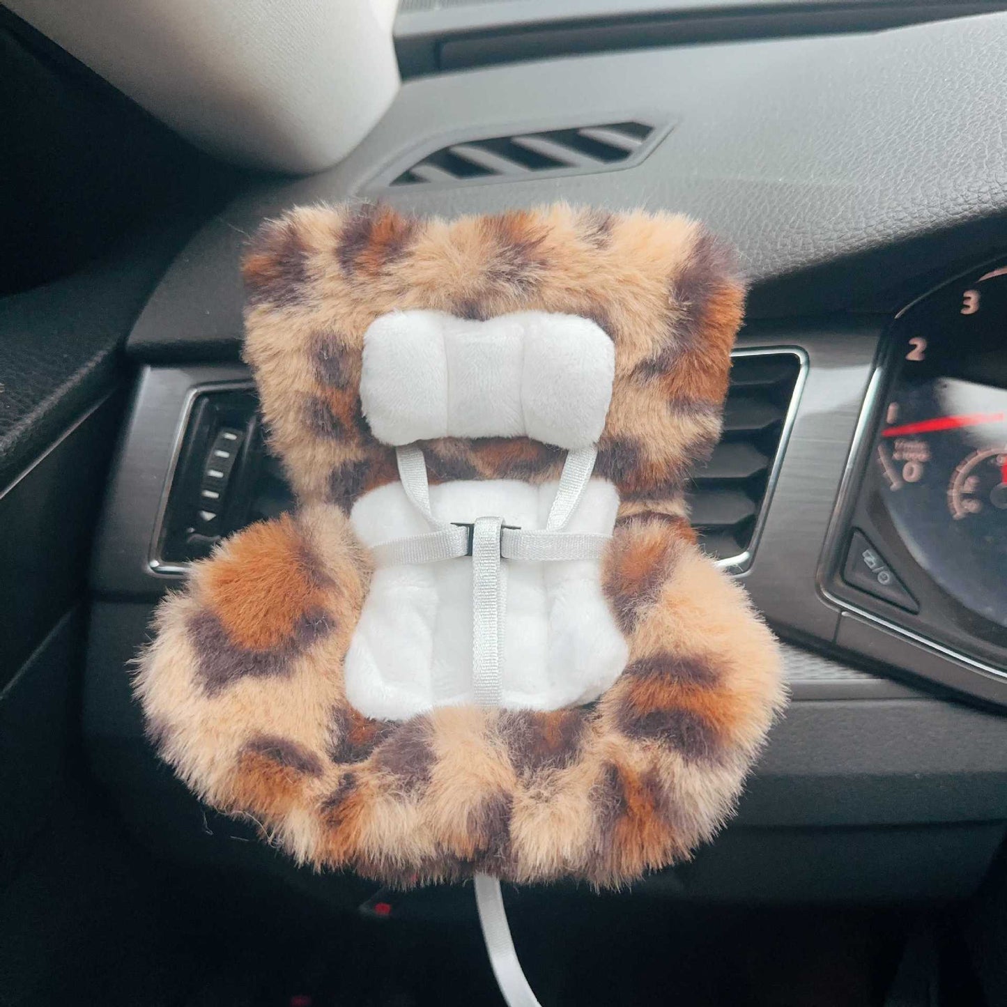 Applicable 17cm Labubu Safety Car Seat Air Vent Decoration Does Not Include Doll