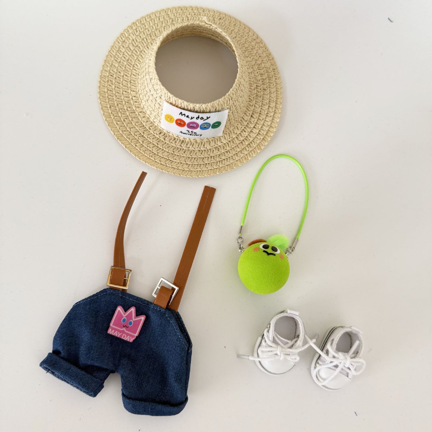 First, Second, and Third Generation Keychain LABUBU Clothing Pendant Labubu Wearing Mayday Concert Same Style Cute Doll Clothes