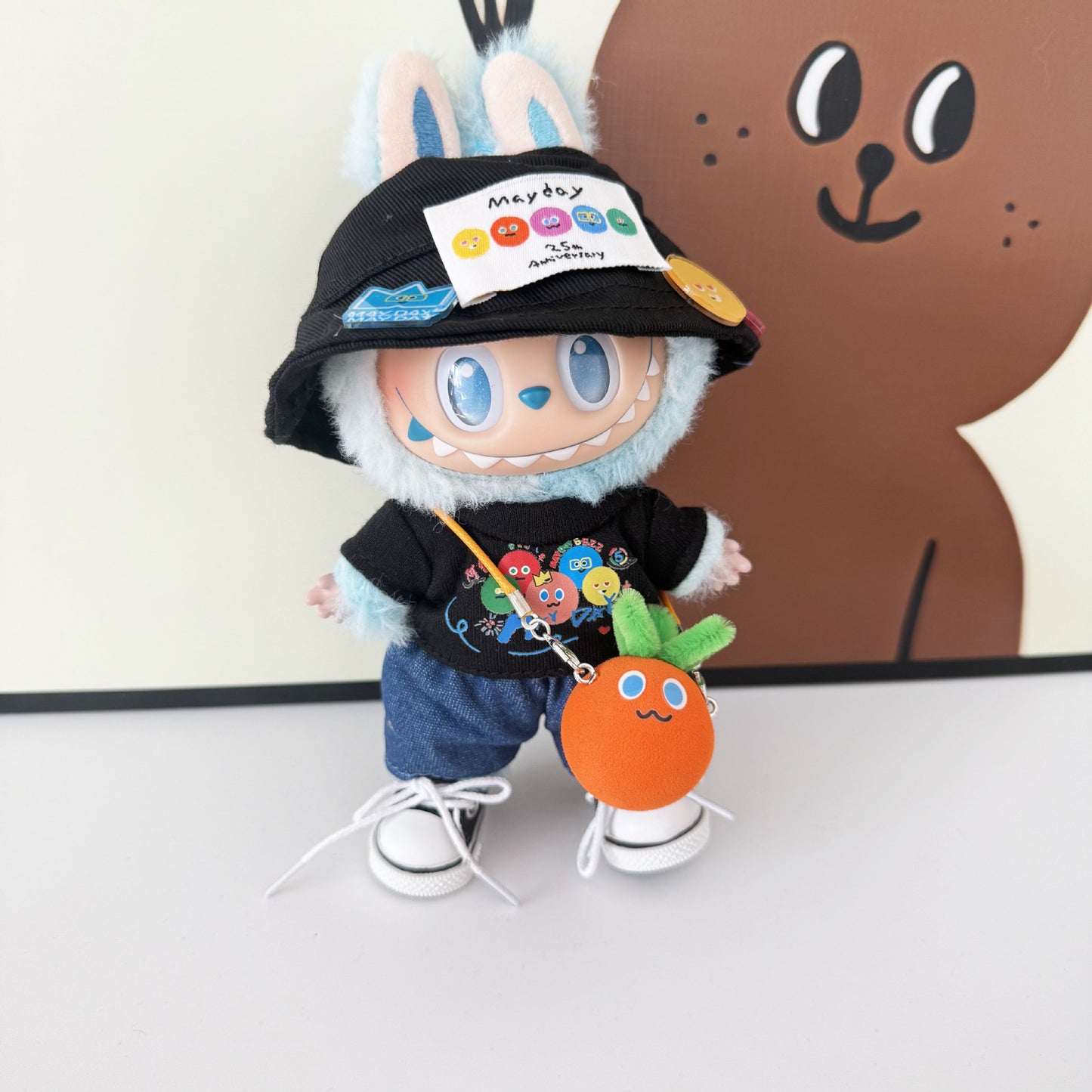 First, Second, and Third Generation Keychain LABUBU Clothing Pendant Labubu Wearing Mayday Concert Same Style Cute Doll Clothes