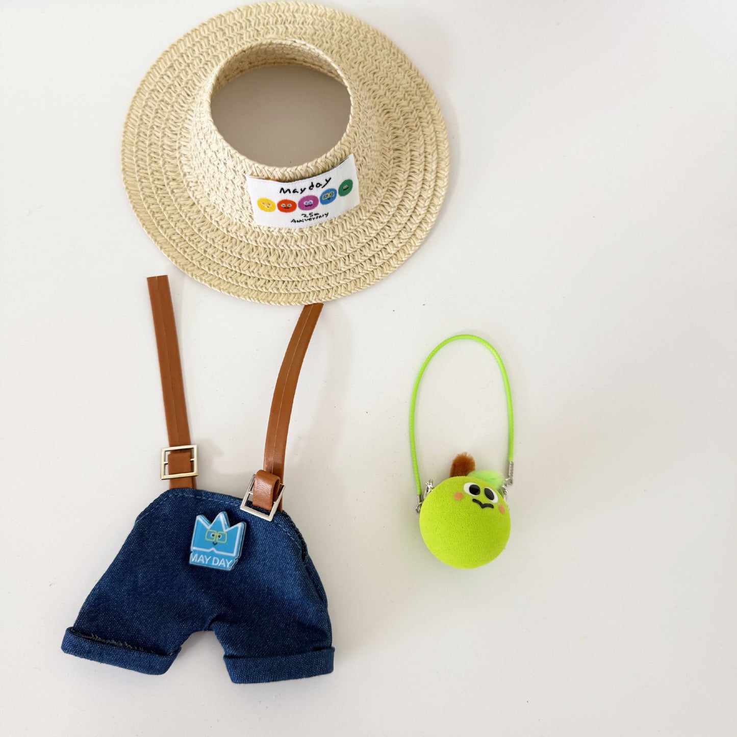First, Second, and Third Generation Keychain LABUBU Clothing Pendant Labubu Wearing Mayday Concert Same Style Cute Doll Clothes