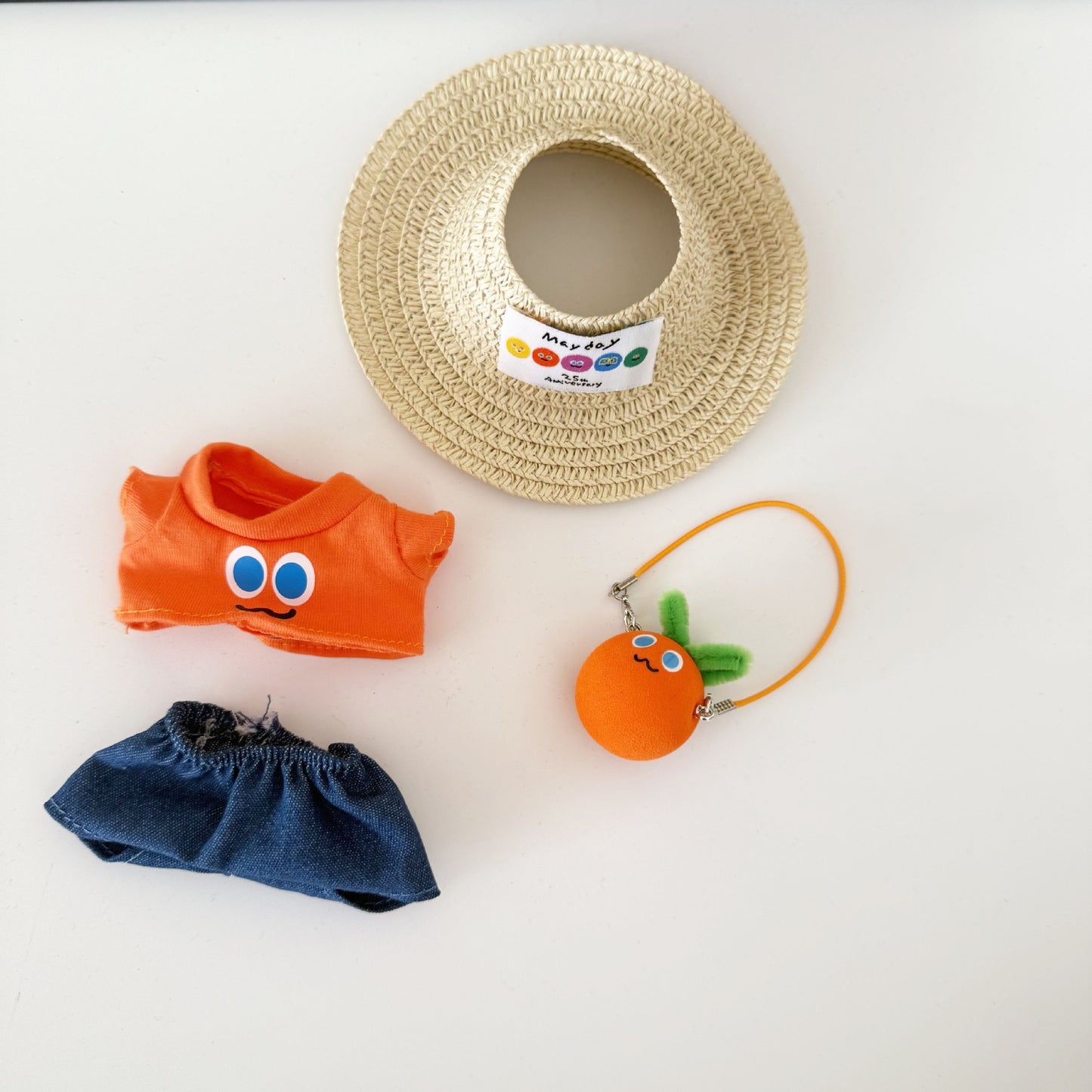 First, Second, and Third Generation Keychain LABUBU Clothing Pendant Labubu Wearing Mayday Concert Same Style Cute Doll Clothes